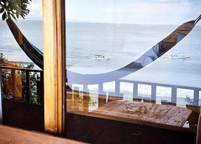 Malibu Huts 2*