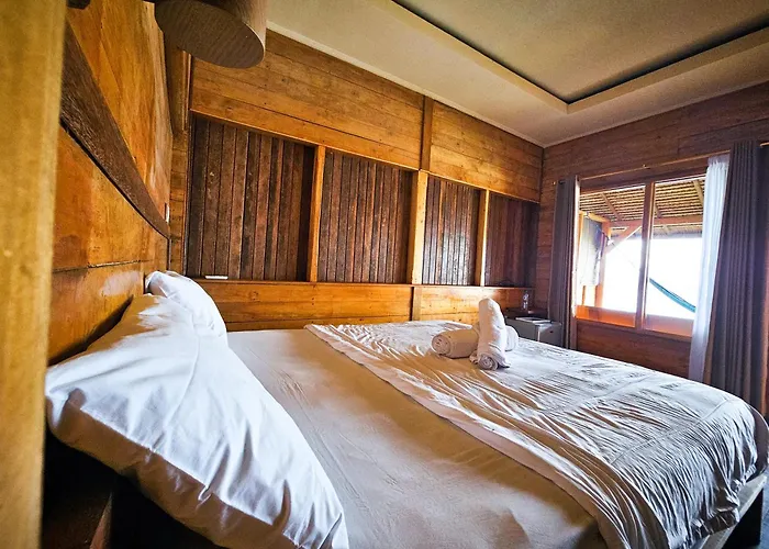 Malibu Huts Semaya