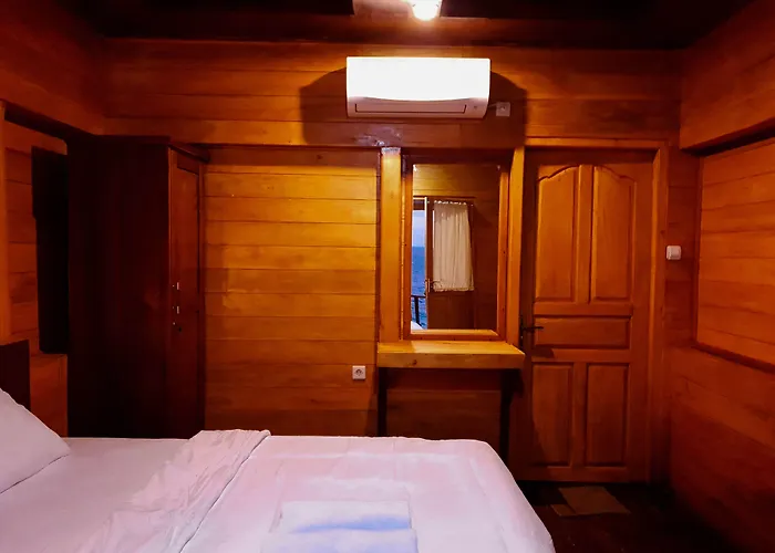 Malibu Huts 2* Semaya